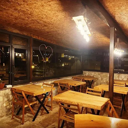 Ala Stone House *