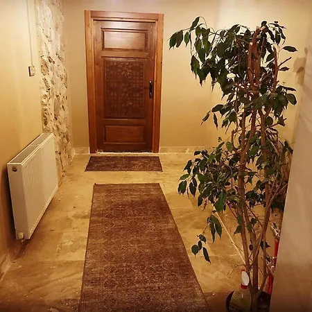 Ala Stone House *