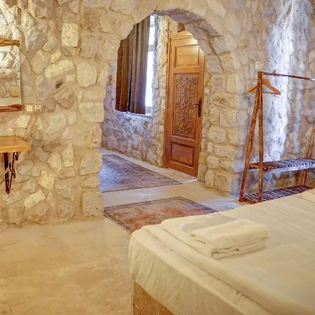 Ala Stone House
