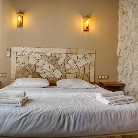 Ala Stone House Hotel *