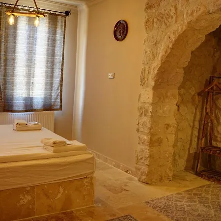 Ala Stone House