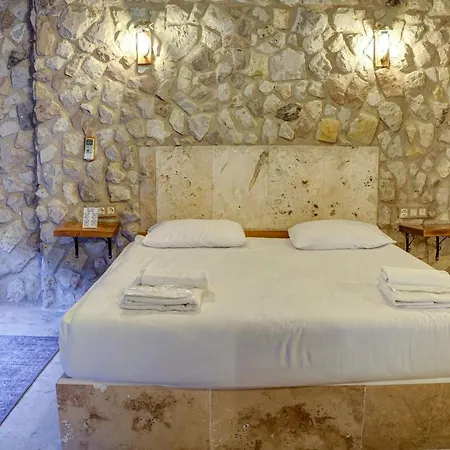 Ala Stone House *