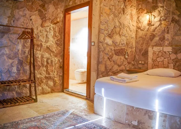 Ala Stone Γκόρεμε